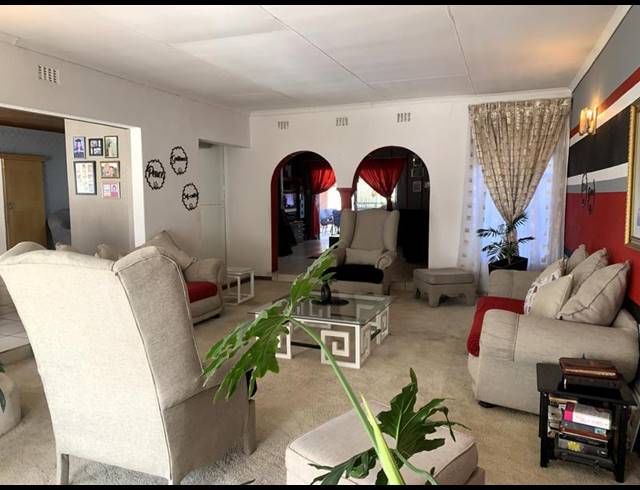 4 BEDROOM HOUSE FOR SALE IN FREEWAY PARK